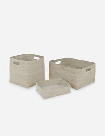 #color::white #style::letter-tray #style::square #style::low
