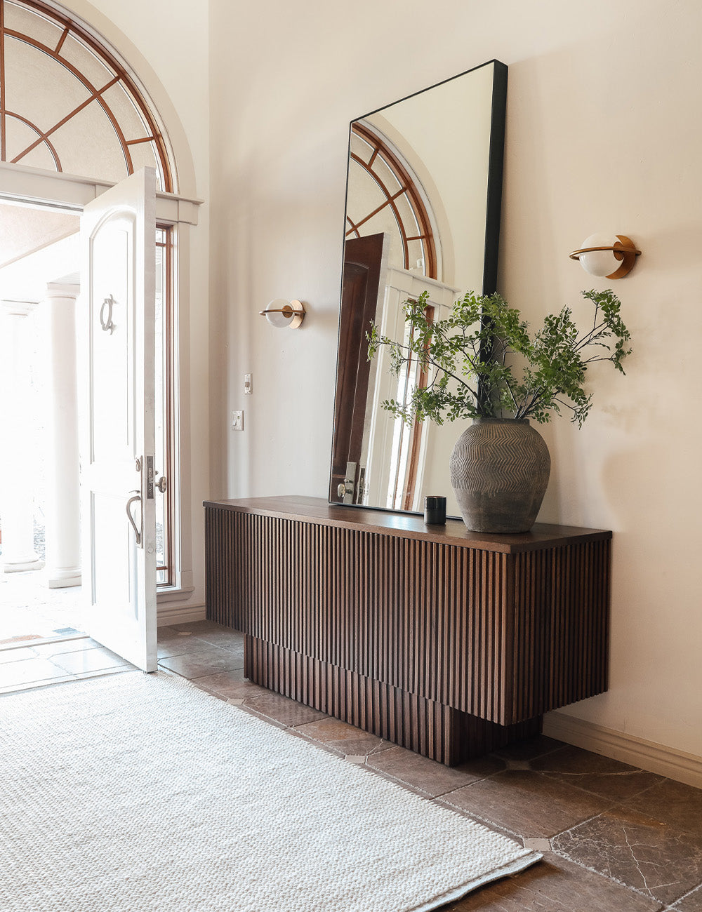 A Minimal, yet Impactful Entry with Chris Loves Julia