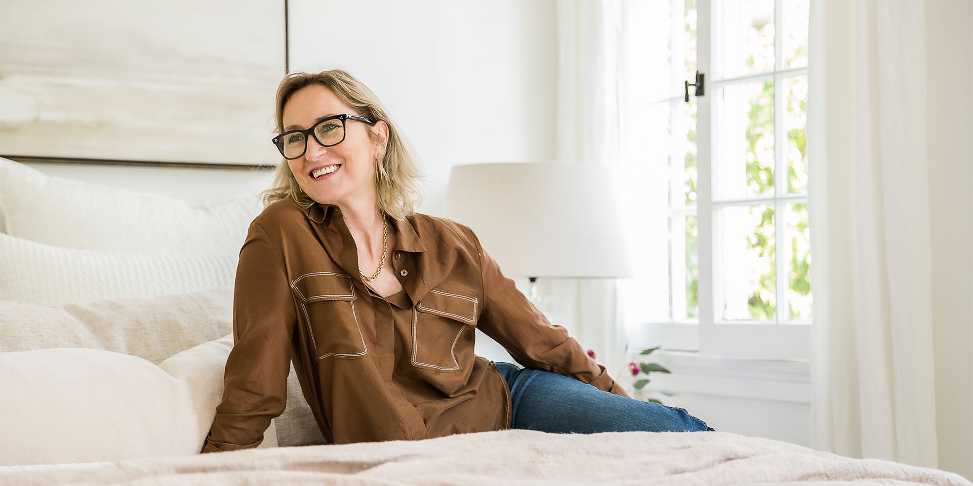 A Lesson in Making Your Bed With Pom Pom at Home