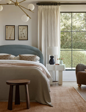 Newbery Platform Bed : White Boucle / Queen