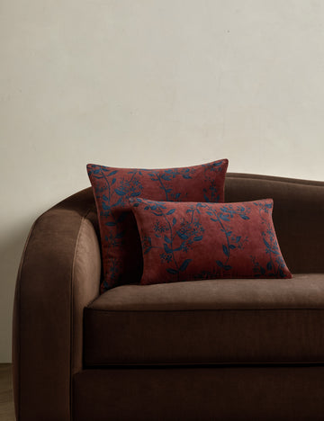 #color::sangria #style::square #style::lumbar