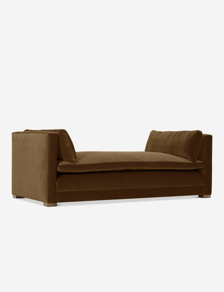 #color::cinnamon-velvet