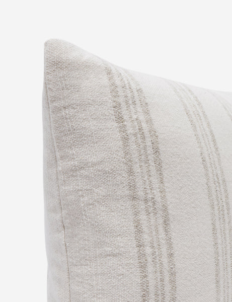 #color::ivory #style::lumbar