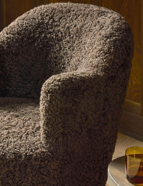 #color::cocoa-shearling