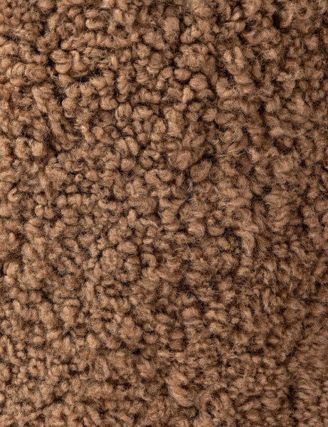 #color::amber-shearling