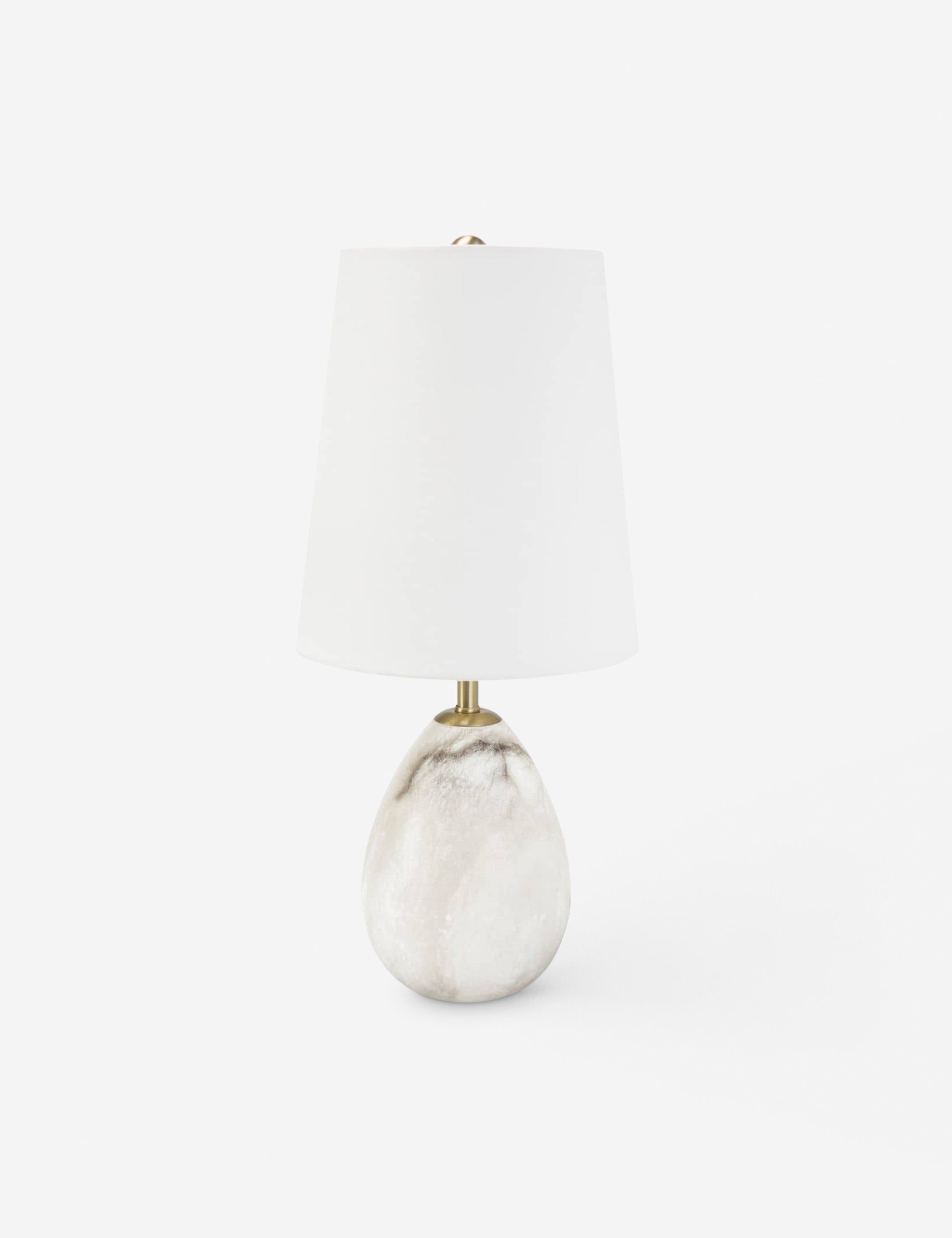 #color::alabaster