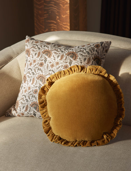 #color::taupe #style::square