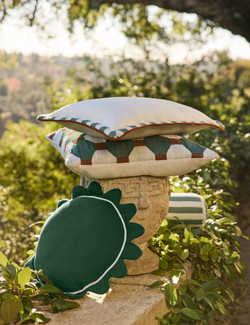 #color::emerald #style::round #fill-type::polyester