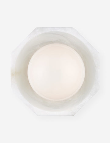 #color::alabaster