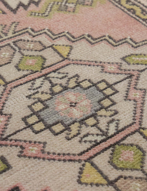 Vintage Turkish Hand-Knotted Wool Mini Rug No. 330, 1'7