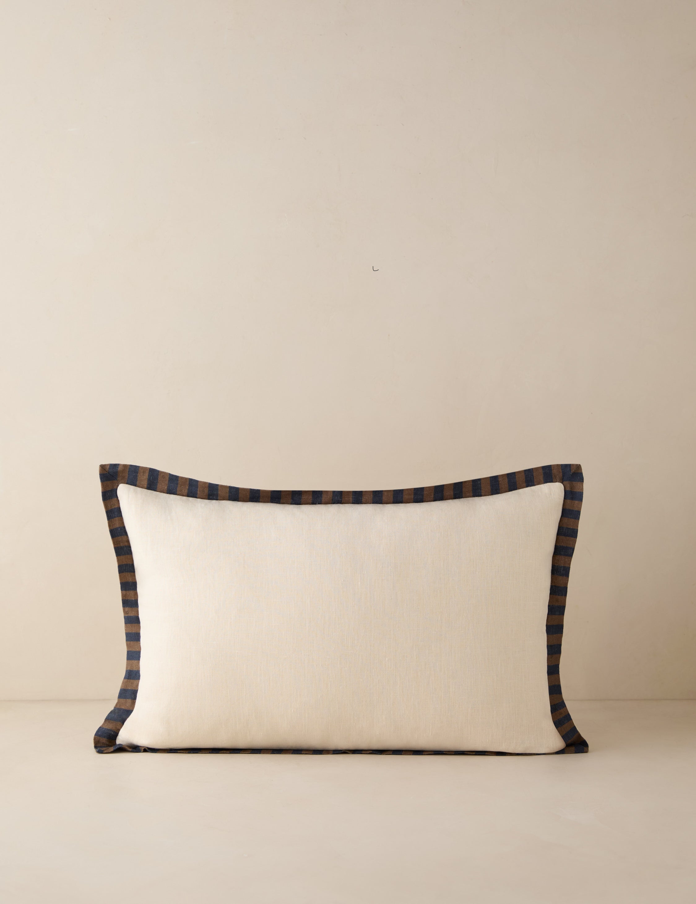 #color::ivory #style::lumbar
