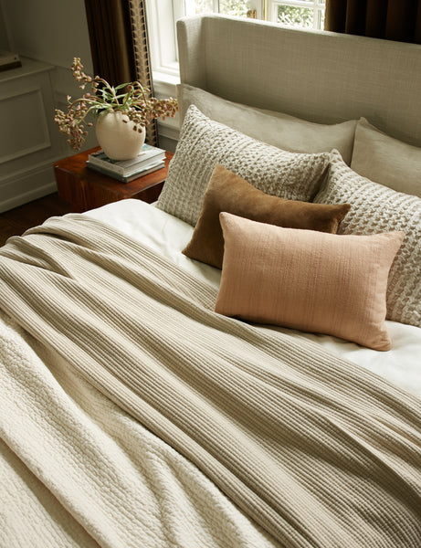 #color::toast #style::lumbar #fill type::with-feather-down-insert  #fill type::pillow-cover-only 
