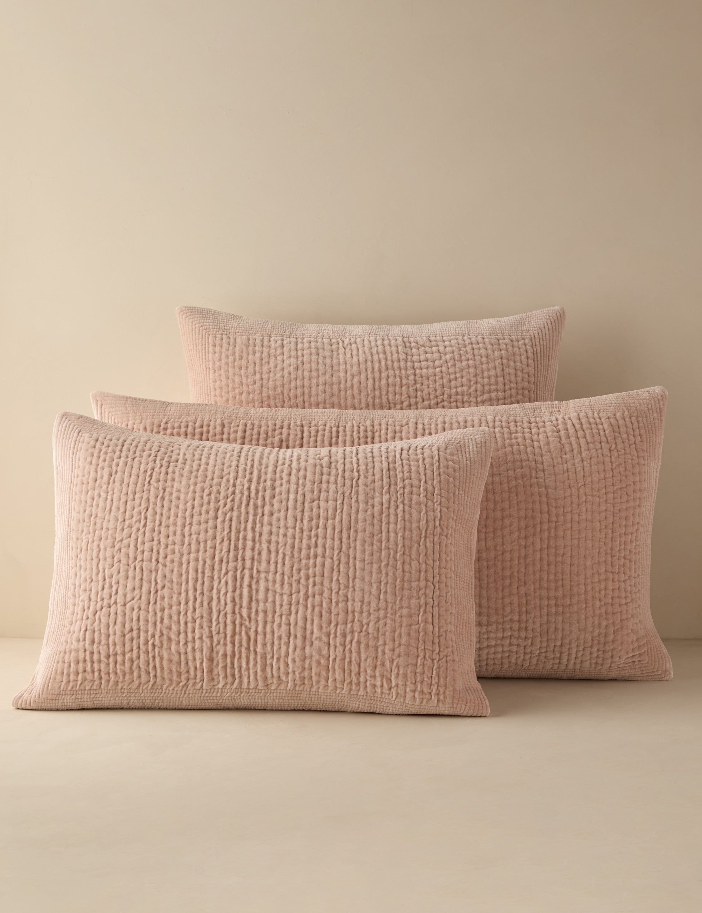 #color::blush #size::standard size::king #size::euro