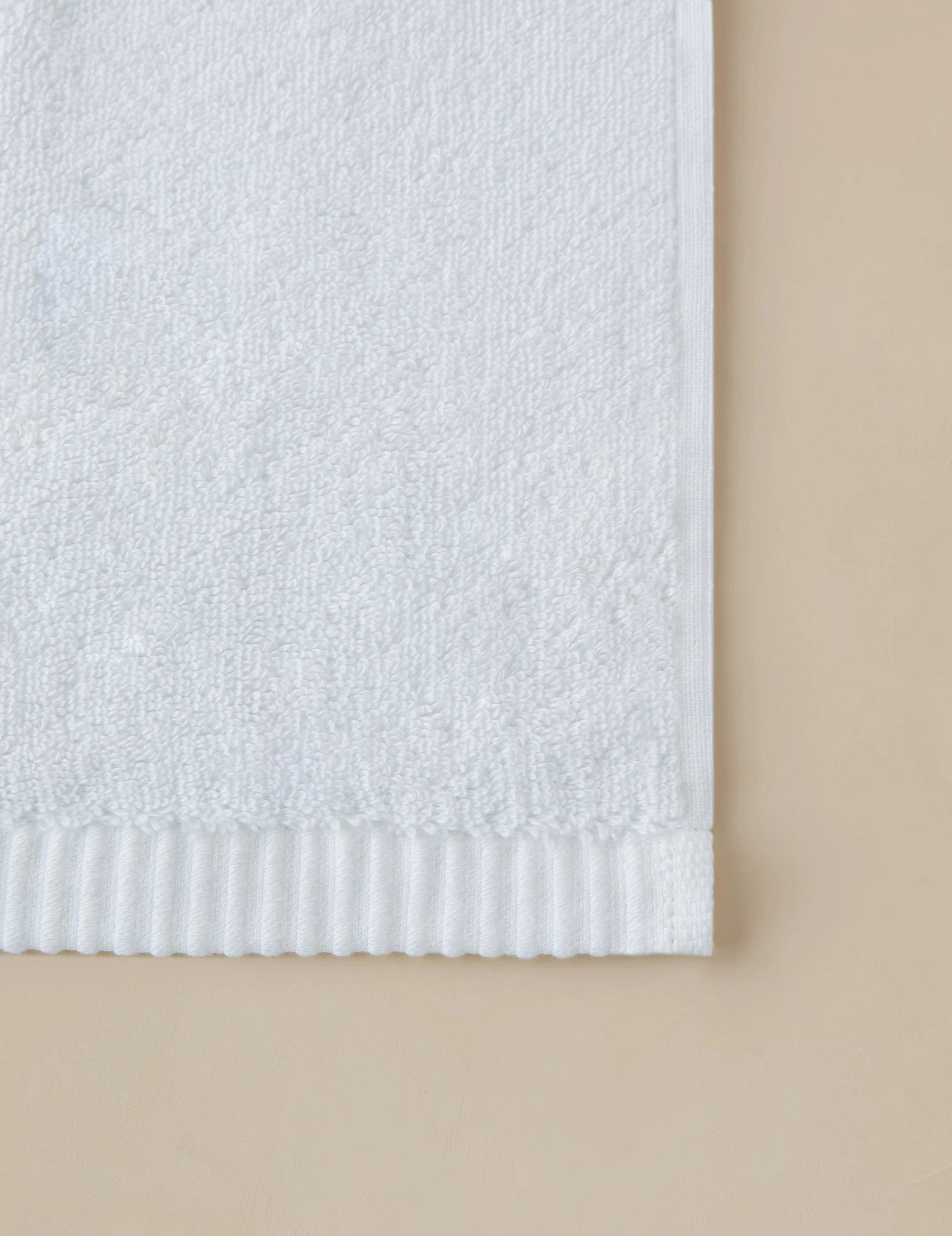 #color::white #style::bath-sheet #style::bath-towel #style::hand-towel #style::washcloth #style::towel-set