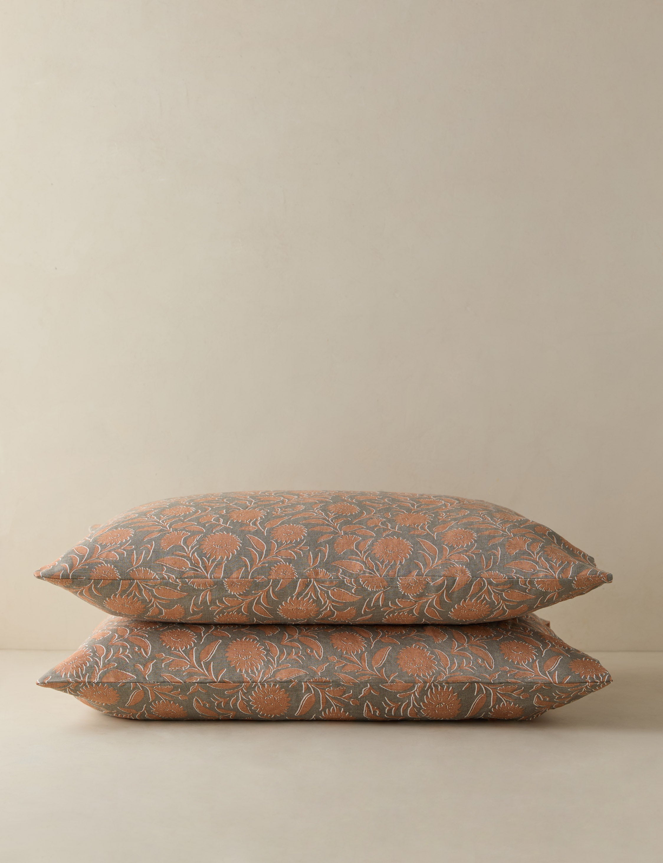 #color::blush-and-jade #size::standard #size::king