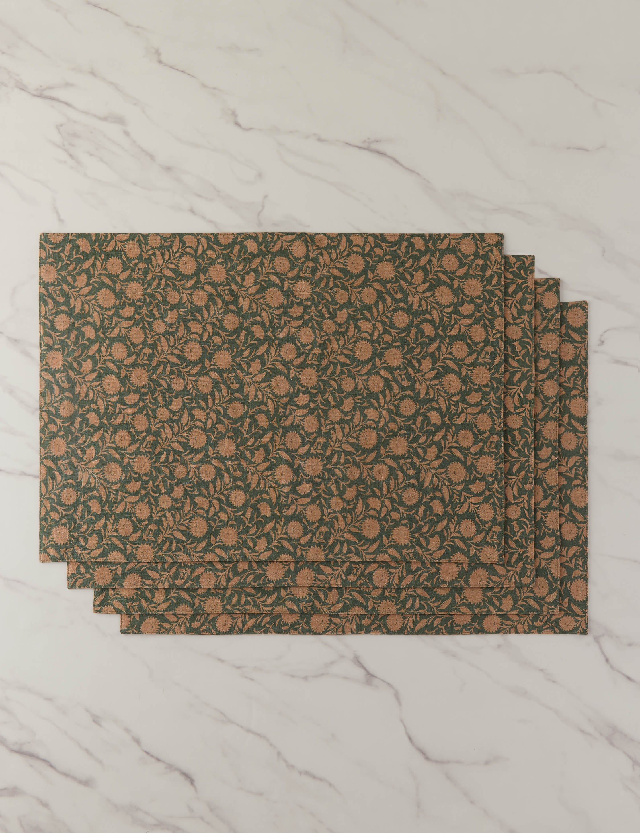 #color::clover-and-flamingo #style::placemat--set-of-4