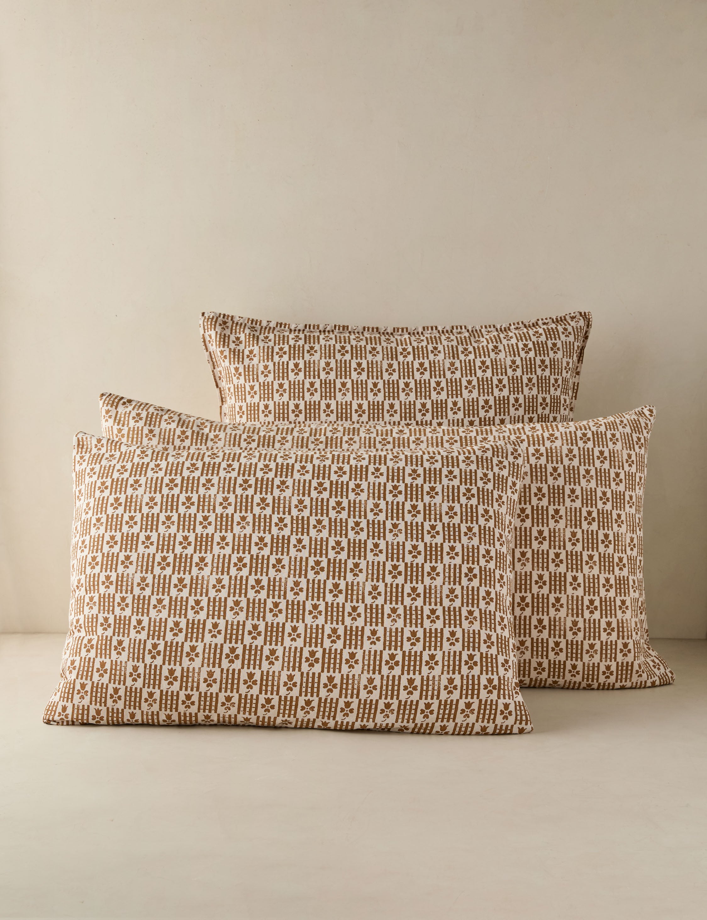 #color::marigold #size::standard #size::king #size::euro