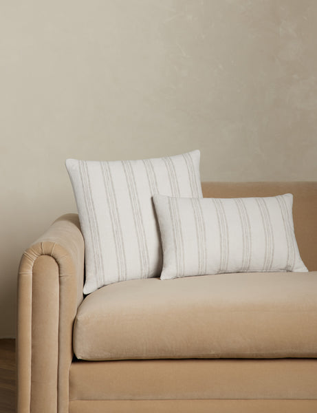 #color::ivory #style::lumbar