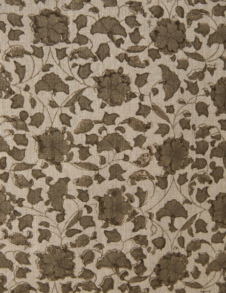 #color::taupe #style::square #style::lumbar