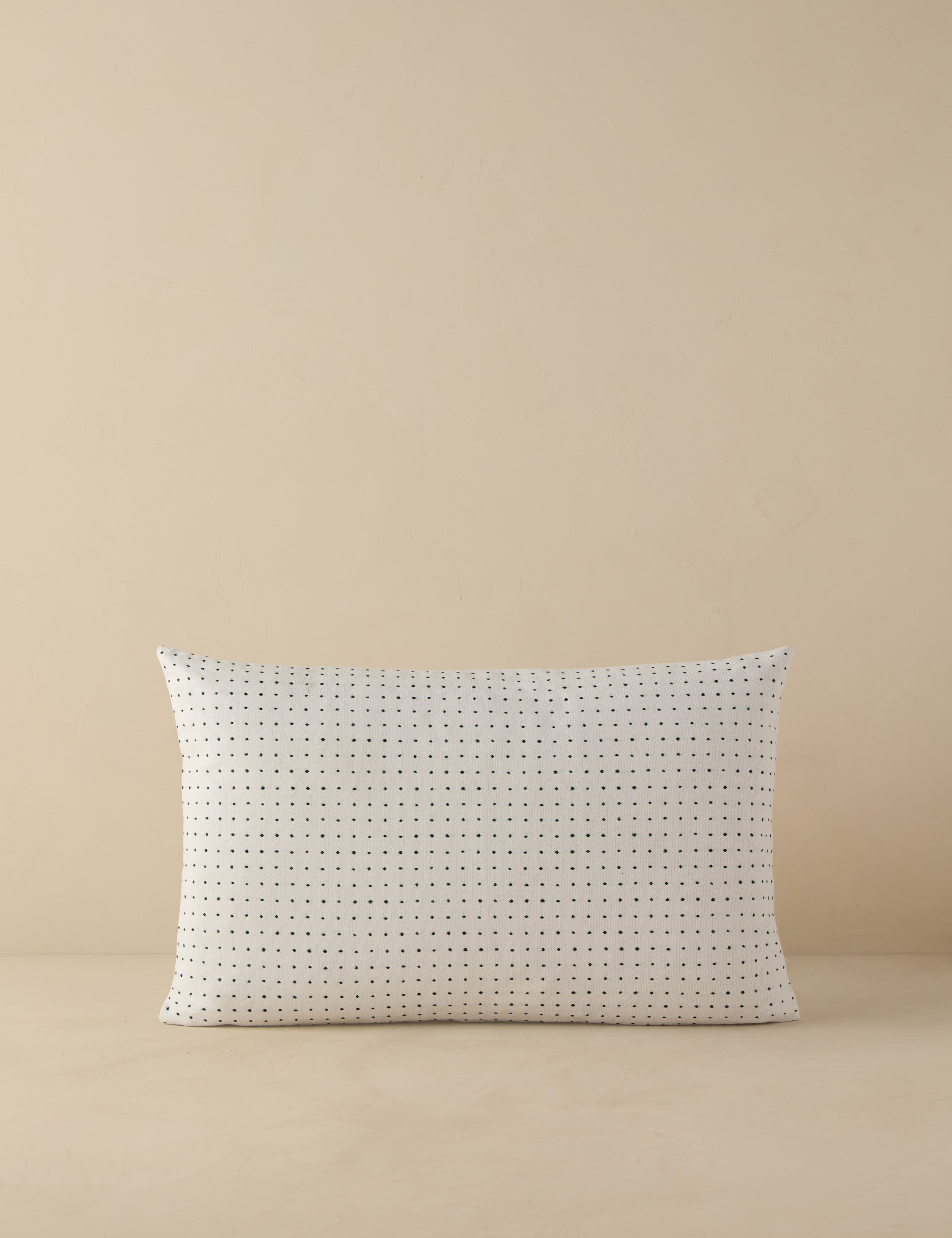 #color::white-and-green #style::lumbar