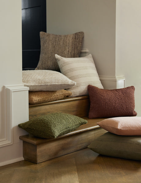 #color::rose #style::lumbar #color::moss #style::lumbar