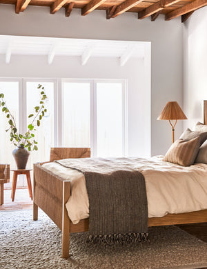 Maritza Platform Bed : Natural / Queen