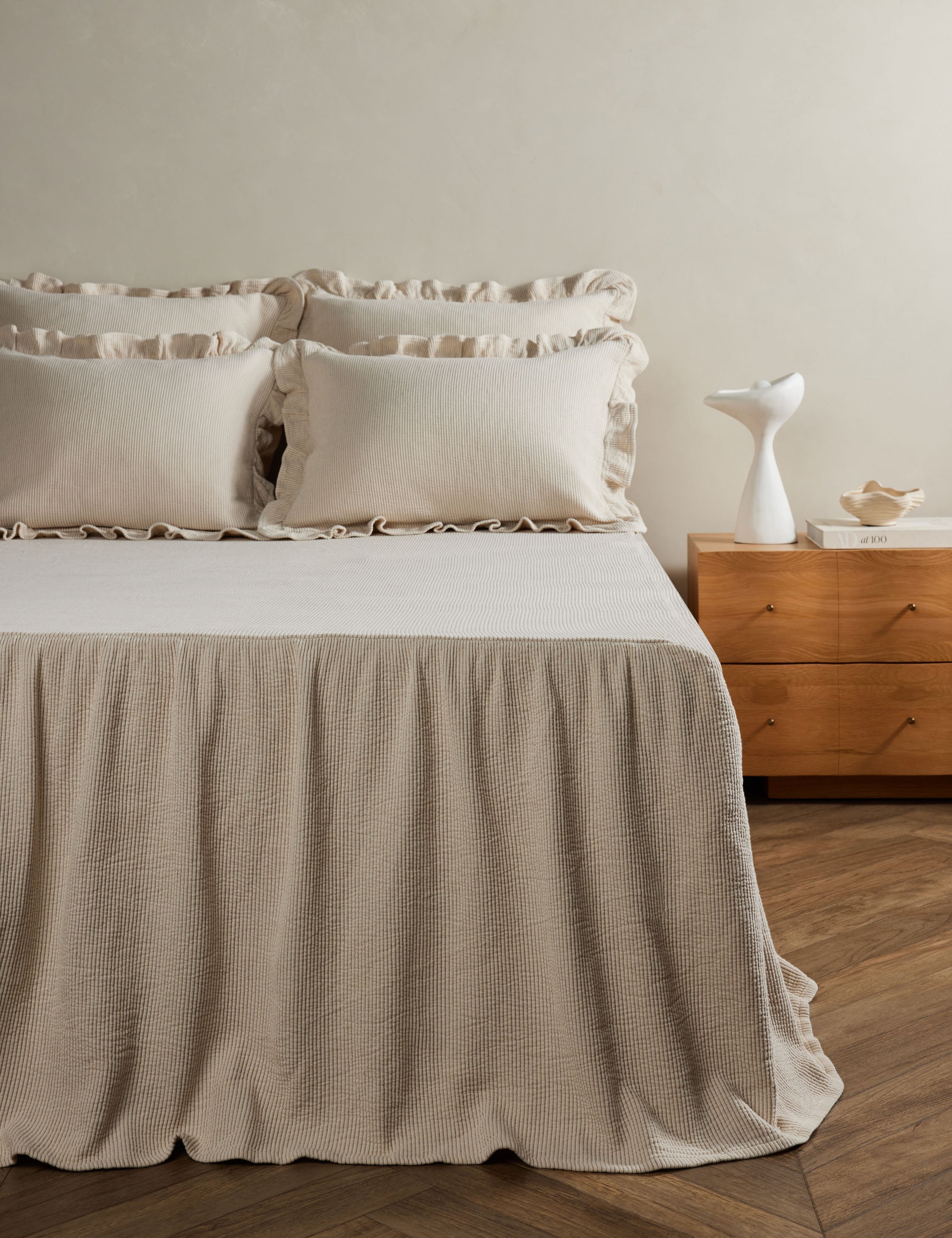 #color::ivory #size::queen #size::king | Vekki relaxed cotton bedspread