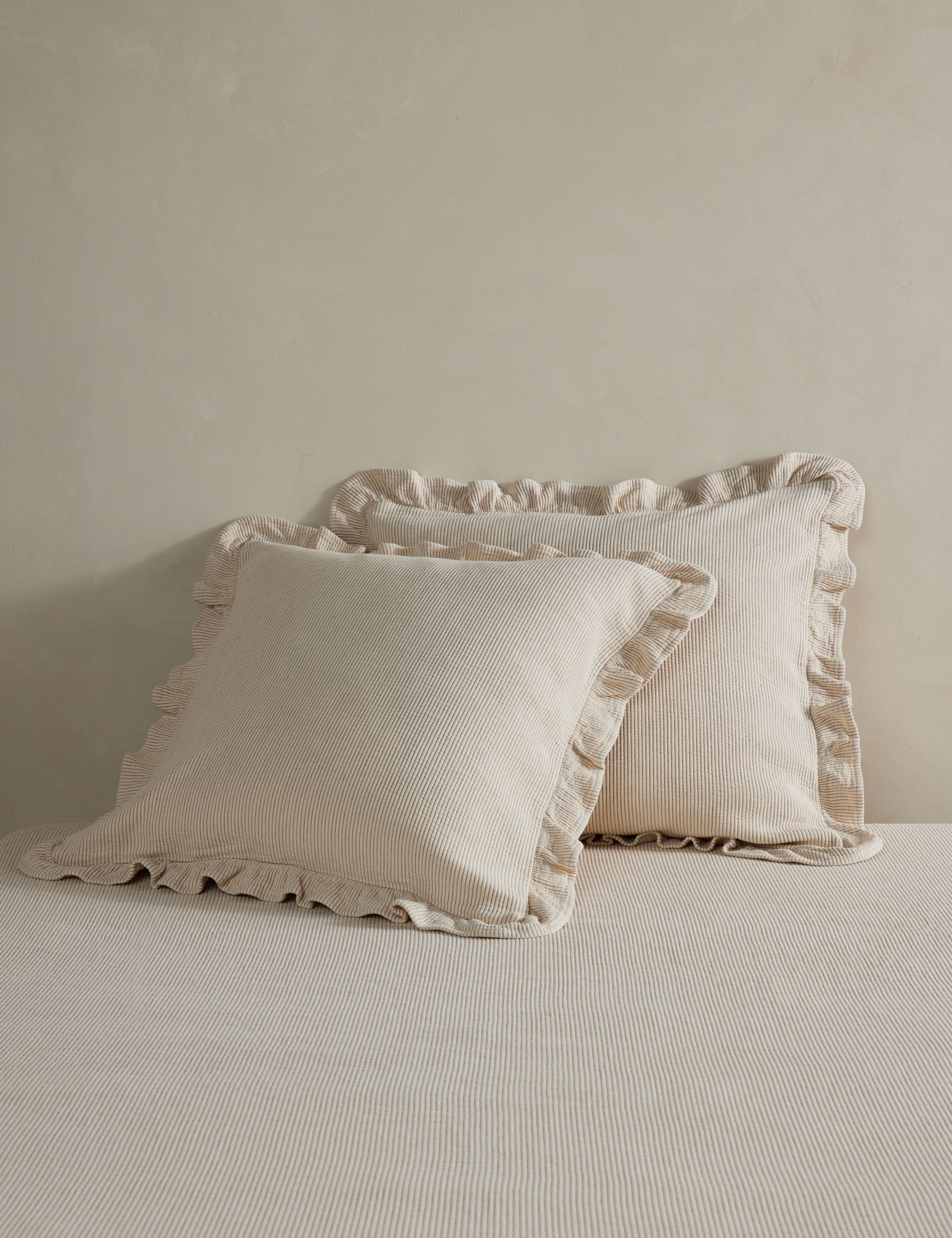 #color::ivory #size::euro | Vekki relaxed cotton euro sham set