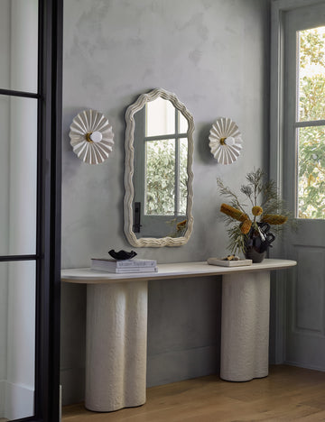 #color::white-and-brass #size::11.75-w